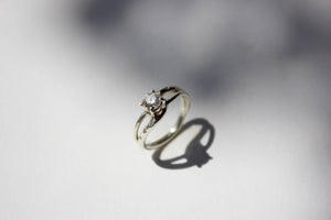Watery engagement ring